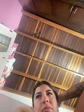 Snapshot of Madisson-Rivas chatting on November 18, 2025, 5:05 pm Madisson-Rivas online show from November 18, 2025, 5:05 pm