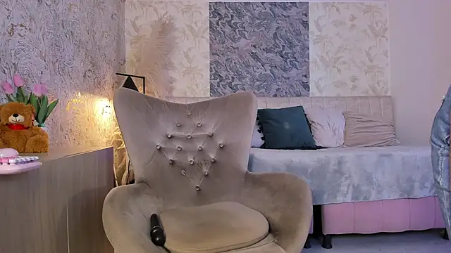 Liannaa  online show from March 14, 2026, 7:42 pm