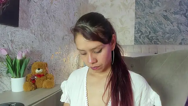 Arianaa collins online show from November 21, 2025, 11:53 am