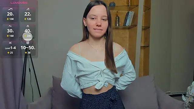 Snapshot of EdinaCordner chatting on November 20, 2025, 10:38 am EdinaCordner online show from November 20, 2025, 10:38 am