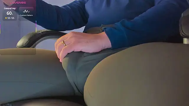 MxsterJohn online show from April 17, 2026, 5:21 am