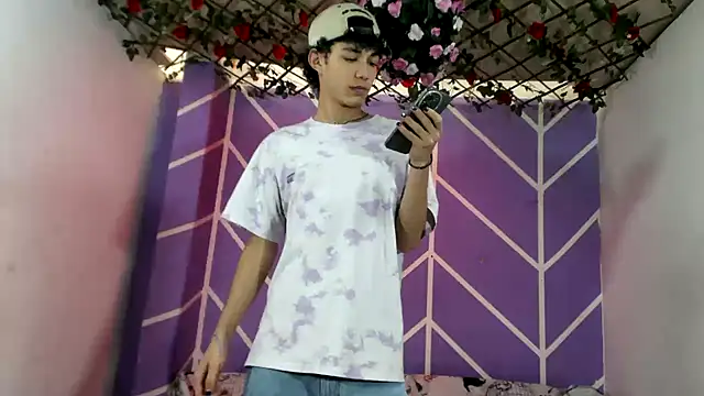 Snapshot of Maxxi_hot23 chatting on September 21, 2025, 7:19 pm Maxxi hot23 online show from September 21, 2025, 7:19 pm