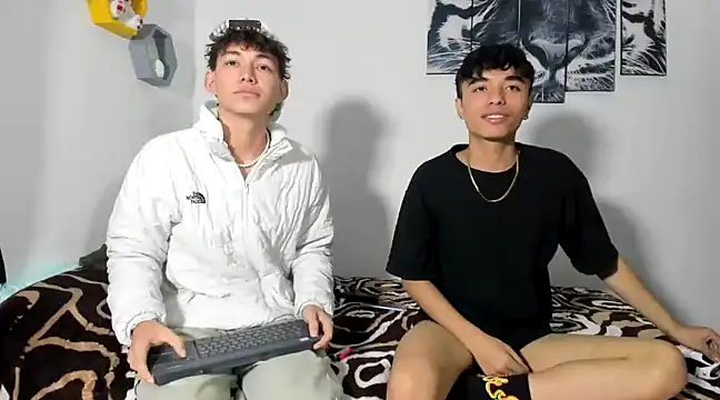 Snapshot of Maxxi_hot23 chatting on March 10, 2025, 4:35 pm Maxxi hot23 online show from March 10, 2025, 4:35 pm