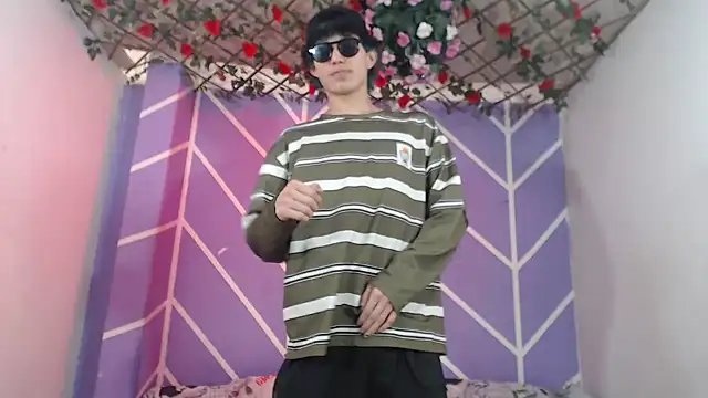 Snapshot of Maxxi_hot23 chatting on October 14, 2025, 7:25 pm Maxxi hot23 online show from October 14, 2025, 7:25 pm