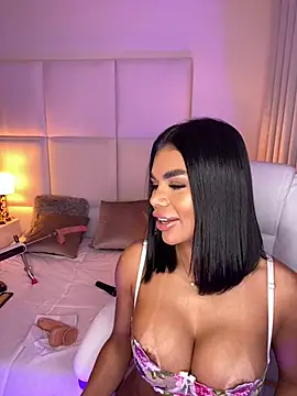 Amylewisq online show from March 6, 2025, 4:41 am