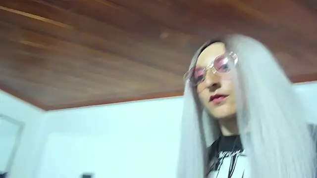 JuliethSade online show from February 27, 2025, 7:26 pm