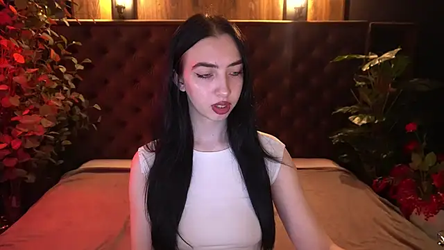 WildKittenX  online show from April 21, 2026, 5:47 am