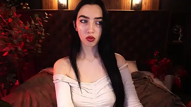 WildKittenX  online show from November 6, 2025, 6:39 am