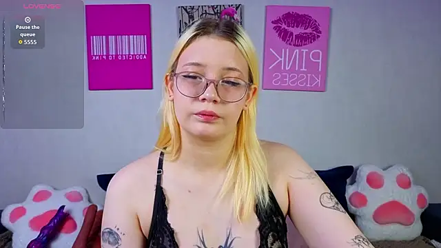 AuroraPrincess online show from March 24, 2026, 10:37 am