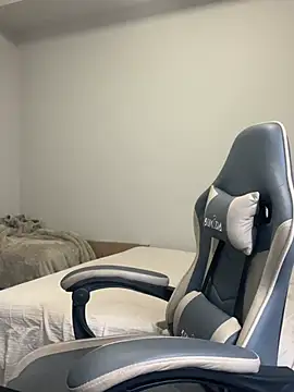 kurvibabe online show from February 12, 2026, 11:04 pm