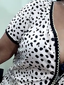 Snapshot of abinaya26 chatting on December 4, 2025, 8:24 am abinaya26 online show from December 4, 2025, 8:24 am