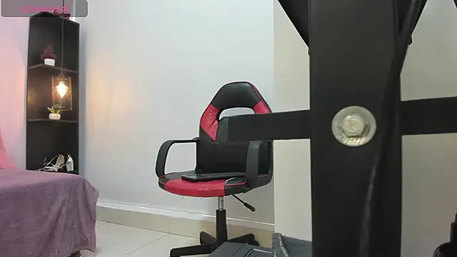 Snapshot of Bonniie_22 chatting on March 17, 2025, 5:38 pm Bonniie 22 online show from March 17, 2025, 5:38 pm