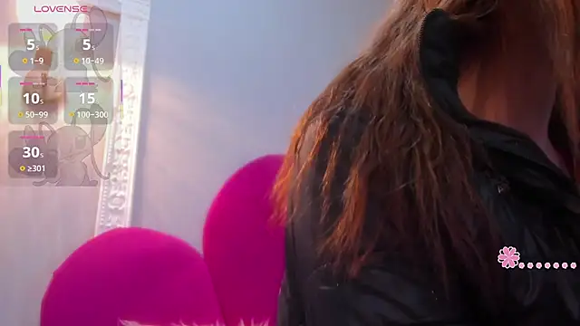 Snapshot of Bonniie_22 chatting on December 1, 2025, 1:56 pm Bonniie 22 online show from December 1, 2025, 1:56 pm