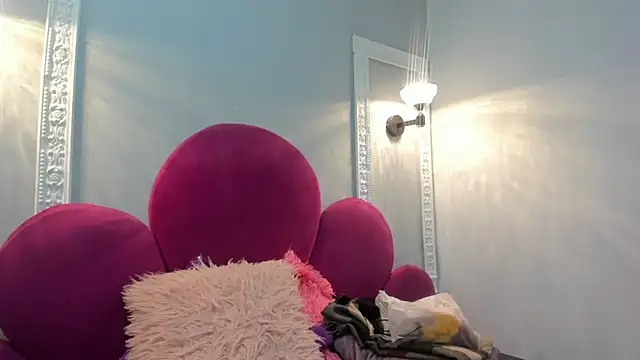 Snapshot of Bonniie_22 chatting on October 31, 2025, 1:52 pm Bonniie 22 online show from October 31, 2025, 1:52 pm