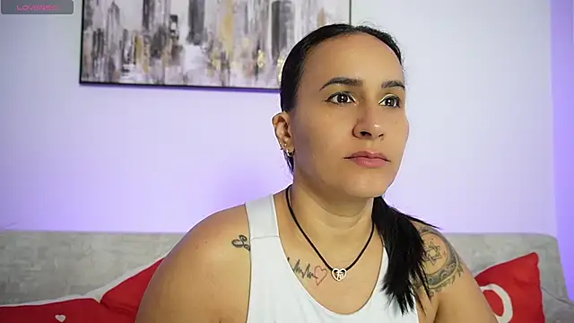 Sara Charmy online show from November 18, 2025, 8:50 am