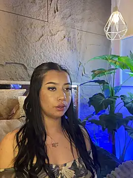 Snapshot of i_sabella_25 chatting on April 15, 2026, 6:30 am i sabella 25 online show from April 15, 2026, 6:30 am