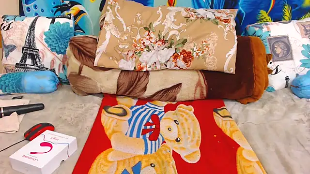 Snapshot of ChocolateClit chatting on November 11, 2025, 4:35 pm ChocolateClit online show from November 11, 2025, 4:35 pm