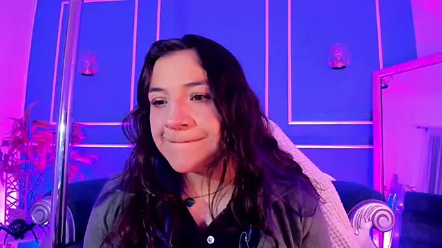 TaraTaylorr online show from December 23, 2025, 2:44 am