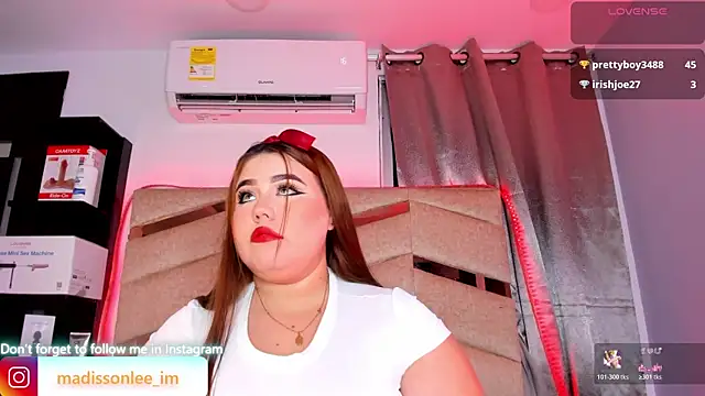 Snapshot of MadissonLee__ chatting on June 13, 2026, 10:19 pm MadissonLee online show from June 13, 2026, 10:19 pm