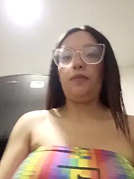 MiaStarts online show from October 23, 2025, 9:19 am