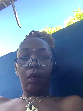 Snapshot of Ladyzee25 chatting on November 24, 2025, 5:57 pm Ladyzee25 online show from November 24, 2025, 5:57 pm