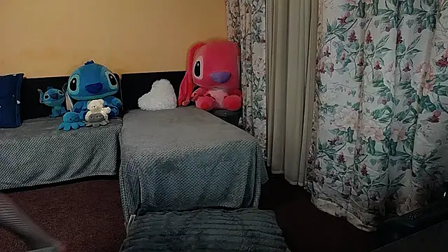 Snapshot of Maddison_Summer chatting on November 12, 2025, 10:57 pm Maddison Summer online show from November 12, 2025, 10:57 pm