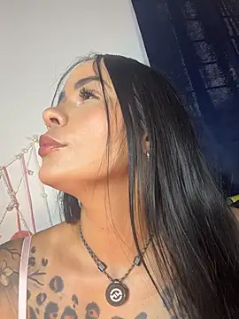 HotAlana  online show from April 19, 2026, 1:01 pm