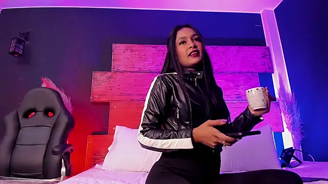 Snapshot of Fernanda_liie_ chatting on March 10, 2025, 12:17 pm Fernanda liie online show from March 10, 2025, 12:17 pm