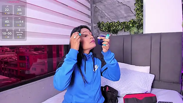 Fernanda liie  online show from November 24, 2025, 11:43 am