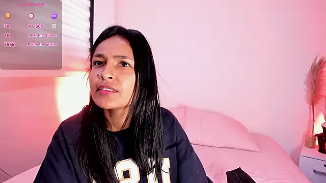 Fernanda liie  online show from March 26, 2026, 12:25 pm