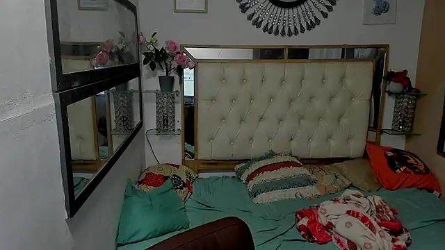 Snapshot of heiker_ chatting on December 3, 2025, 3:18 am heiker online show from December 3, 2025, 3:18 am