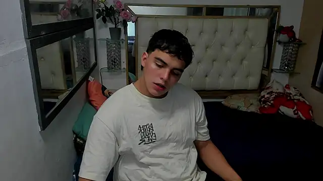 Snapshot of heiker_ chatting on December 14, 2025, 2:40 am heiker online show from December 14, 2025, 2:40 am