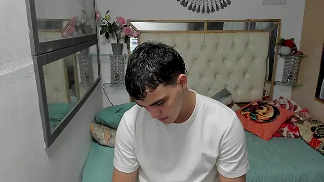 Snapshot of heiker_ chatting on November 5, 2025, 2:14 am heiker online show from November 5, 2025, 2:14 am