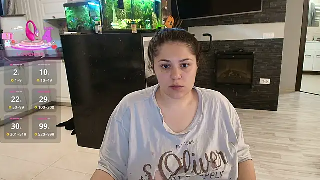 Snapshot of Layla- chatting on May 16, 2026, 12:37 pm Layla- online show from May 16, 2026, 12:37 pm