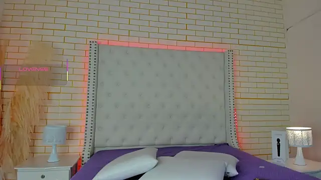 Snapshot of Emilly_wilson_ chatting on October 30, 2025, 12:36 pm Emilly wilson online show from October 30, 2025, 12:36 pm