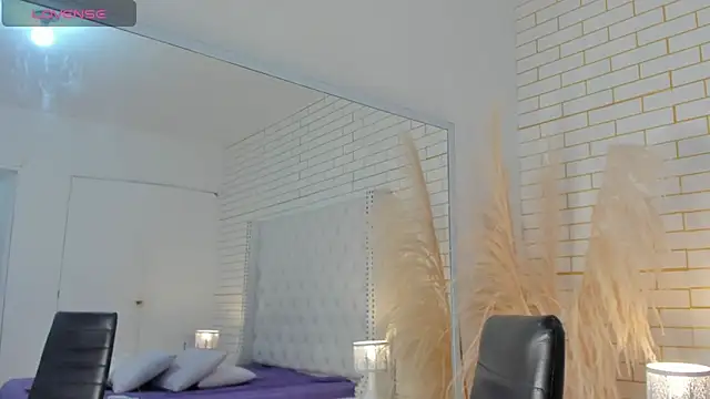 Snapshot of Emilly_wilson_ chatting on November 6, 2025, 12:31 pm Emilly wilson online show from November 6, 2025, 12:31 pm