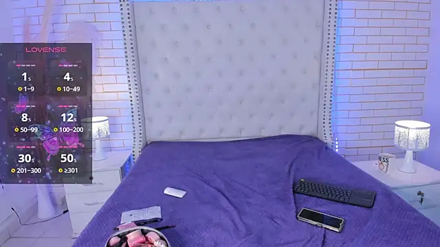 Snapshot of Emilly_wilson_ chatting on October 7, 2025, 12:17 pm Emilly wilson online show from October 7, 2025, 12:17 pm