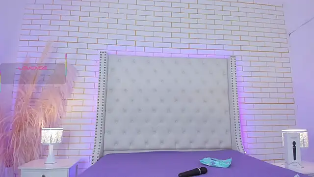 Snapshot of Emilly_wilson_ chatting on October 9, 2025, 11:33 am Emilly wilson online show from October 9, 2025, 11:33 am