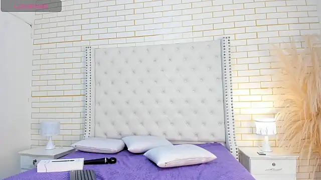 Snapshot of Emilly_wilson_ chatting on December 14, 2025, 11:27 am Emilly wilson online show from December 14, 2025, 11:27 am