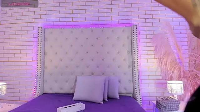 Snapshot of Emilly_wilson_ chatting on October 23, 2025, 11:42 am Emilly wilson online show from October 23, 2025, 11:42 am