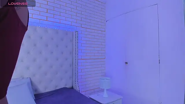 Snapshot of Emilly_wilson_ chatting on October 22, 2025, 1:32 pm Emilly wilson online show from October 22, 2025, 1:32 pm