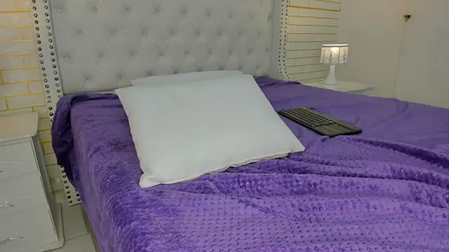 Snapshot of Emilly_wilson_ chatting on November 7, 2025, 11:48 am Emilly wilson online show from November 7, 2025, 11:48 am