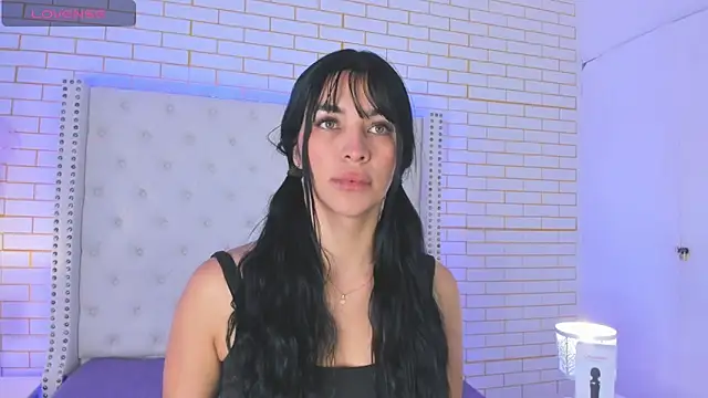 Snapshot of Emilly_wilson_ chatting on October 5, 2025, 12:51 pm Emilly wilson online show from October 5, 2025, 12:51 pm