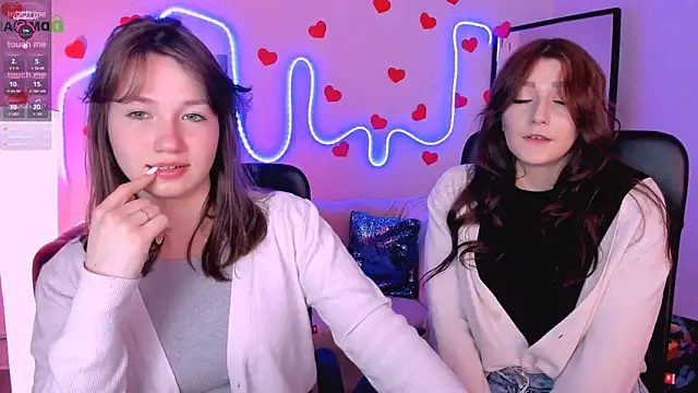 Snapshot of helli_belli chatting on February 22, 2026, 8:21 pm helli belli online show from February 22, 2026, 8:21 pm