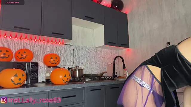 Snapshot of LallyRose69 chatting on October 24, 2025, 9:47 pm LallyRose69 online show from October 24, 2025, 9:47 pm