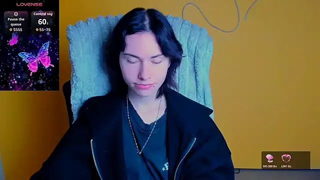 Fiona Night online show from May 10, 2026, 5:33 am