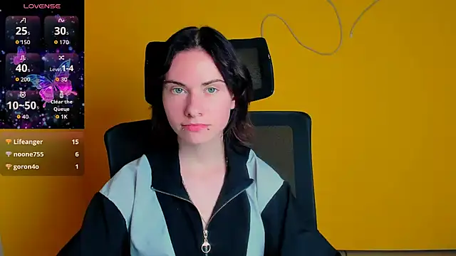 Fiona Night online show from May 11, 2026, 4:04 pm