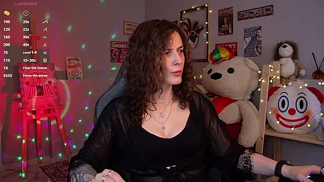 Snapshot of OliviaMcClean chatting on May 28, 2026, 9:28 am OliviaMcClean online show from May 28, 2026, 9:28 am