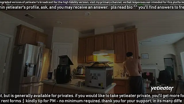 Snapshot of yetieater chatting on February 9, 2025, 3:34 pm yetieater online show from February 9, 2025, 3:34 pm