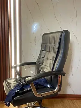 Snapshot of PinkyMoon chatting on November 28, 2025, 5:40 am PinkyMoon online show from November 28, 2025, 5:40 am